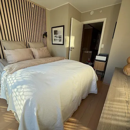 Luxury By The Sea - In The Middle Of * Bergen